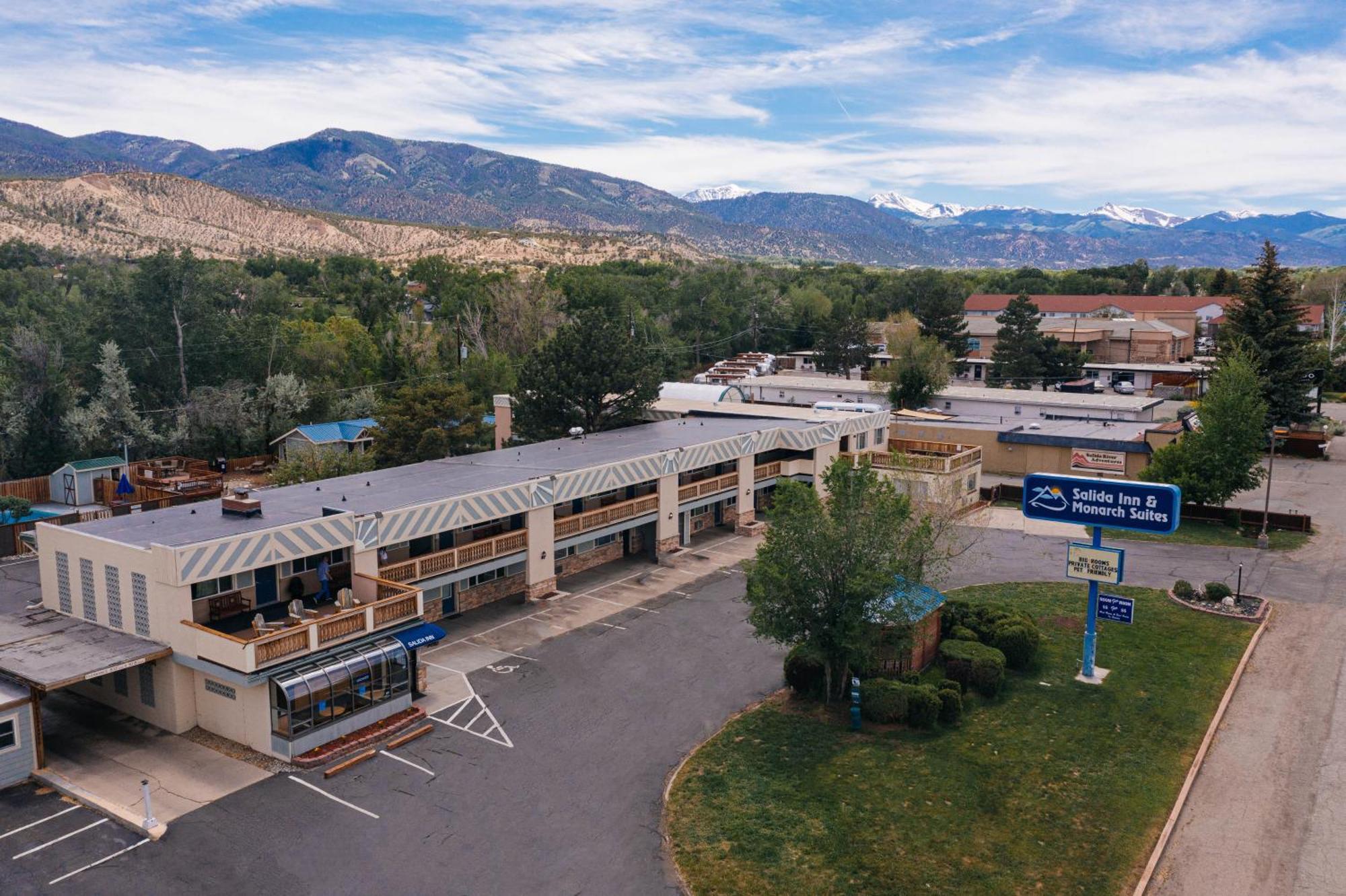 Salida Inn&Monarch Suites Exterior foto