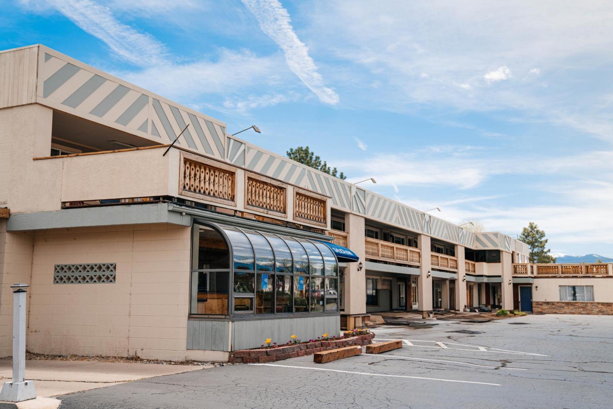 Salida Inn&Monarch Suites Exterior foto