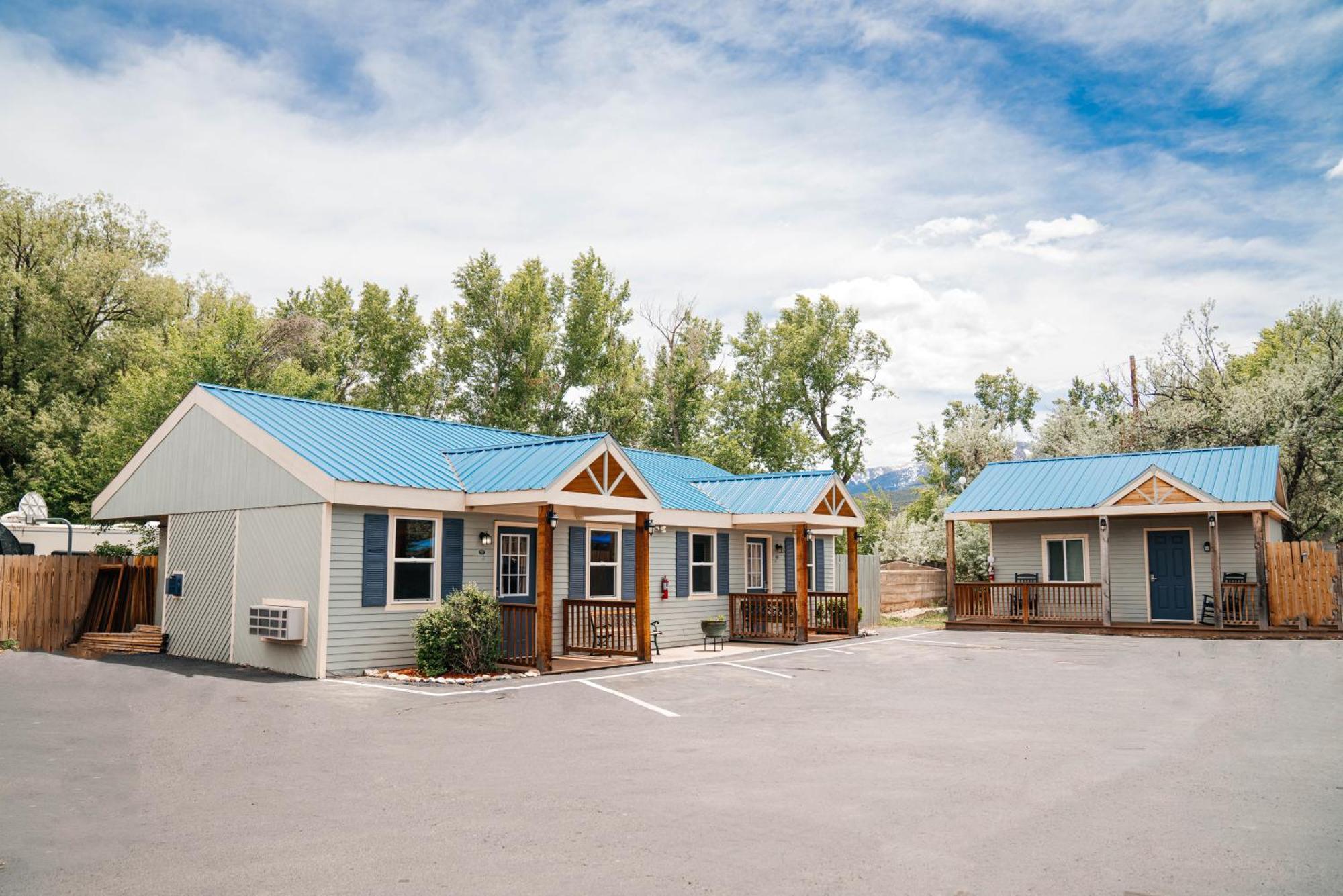 Salida Inn&Monarch Suites Exterior foto