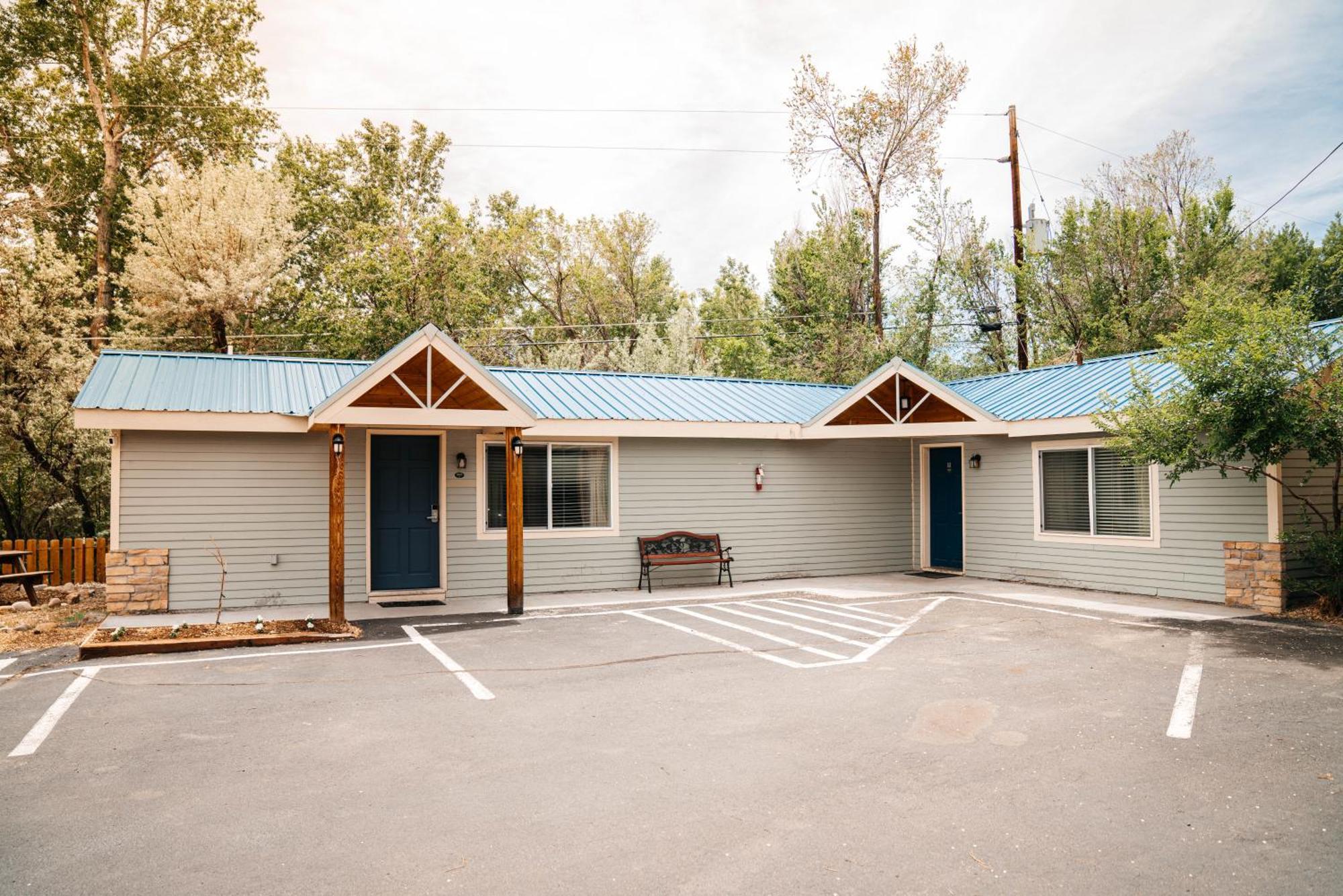 Salida Inn&Monarch Suites Exterior foto